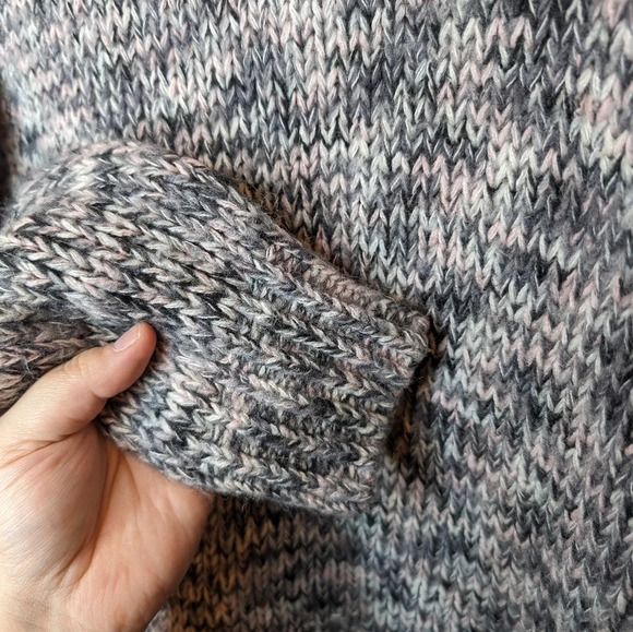 Ann Taylor LOFT Outlet Pink Grey Soft Knit Crew Sweater Woman  Small - Picture 4 of 11